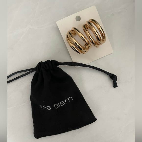 New Ella Glam Golden Plating Hoop Earrings - Picture 2 of 5